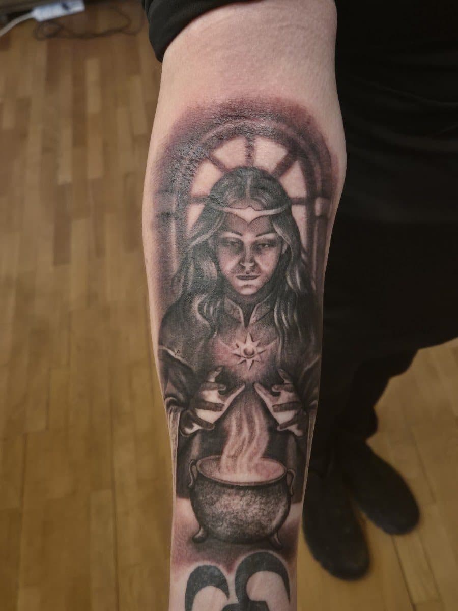 Tatuaj realist detaliat, lucrare Bebe Art Tattoo Sibiu